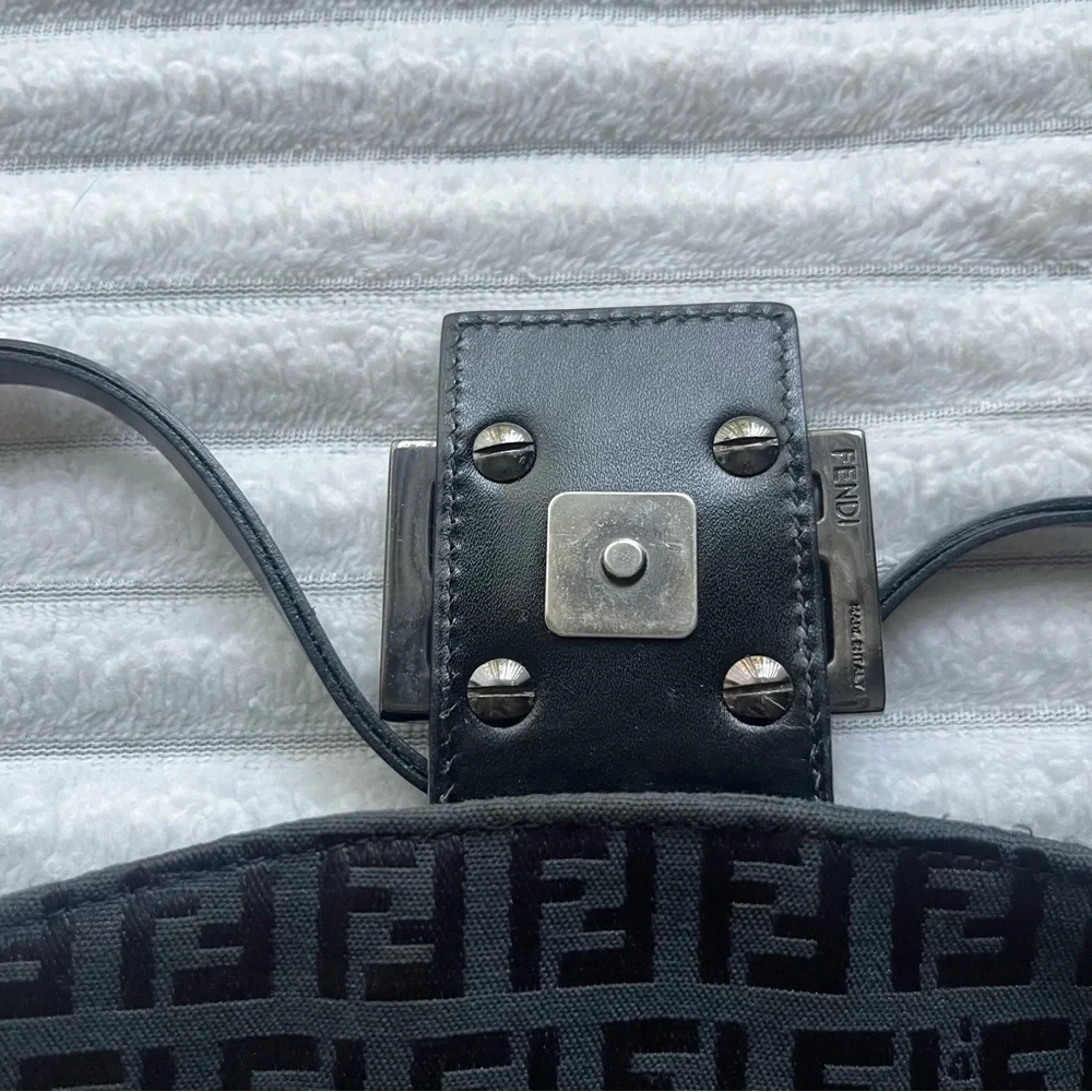 Vintage Fendi Purse - Picture 5 of 14